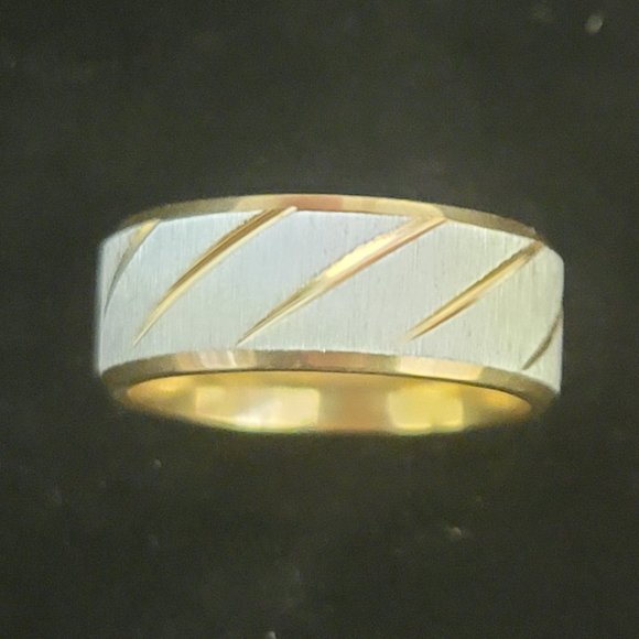 Frosted Wedding Ring Diagonal Slits Goldtone Silver Titanium Steel Sz 6  7 8 New - Picture 4 of 11